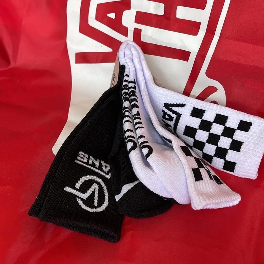 VANS “Off The Wall” Men’s 2 socks set
NWT - Picture 13 of 16